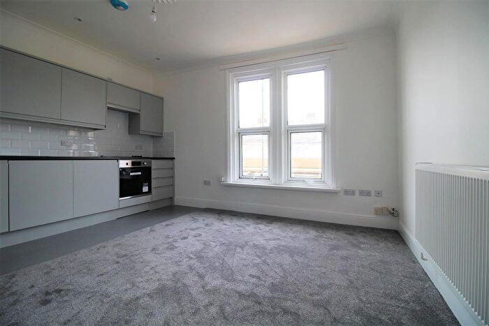 2 Bedroom Flat To Rent In Francis Avenue, Southsea, PO4