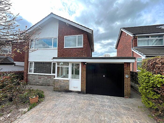 3 Bedroom Detached House To Rent In Mosley Avenue, Ramsbottom, Bury, BL0