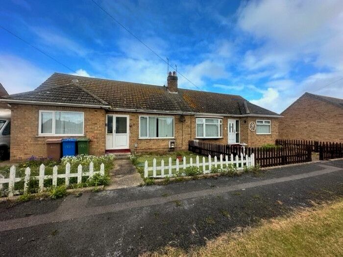 2 Bedroom Bungalow To Rent In Louville Avenue, Withernsea, Yorkshire, HU19