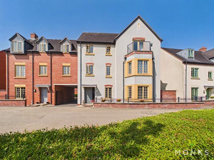 2 Bedroom Flat To Rent In St. Johns Walk, Lawley Village, Telford, TF4