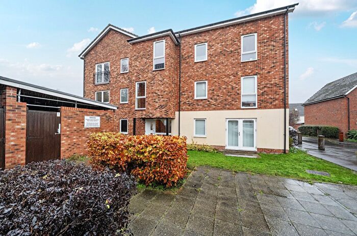 1 Bedroom Flat For Sale In Hampden Crescent, Bracknell, Berkshire, RG12