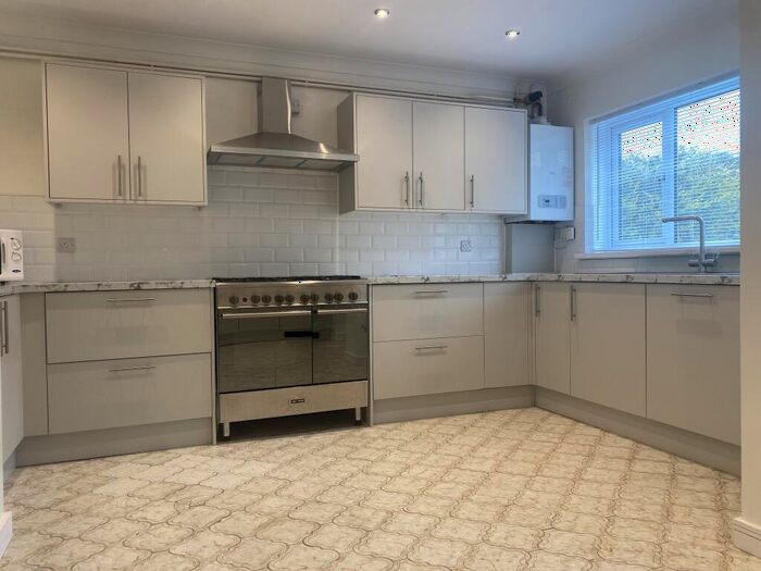 5 Bedroom House To Rent In Beaumont Crescent, CB1