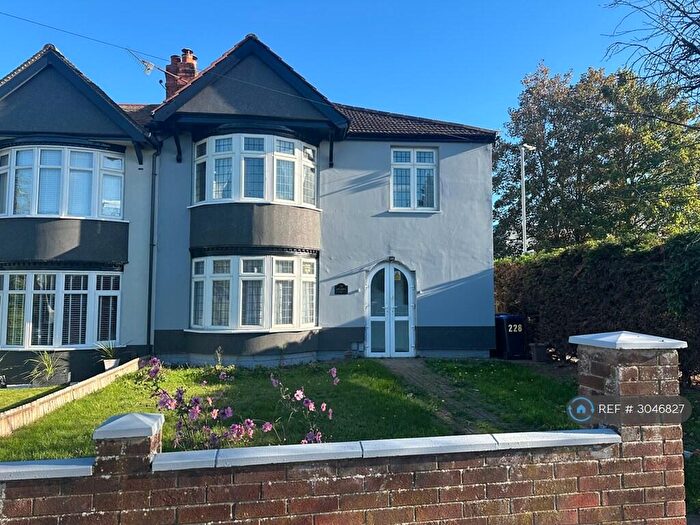 2 Bedroom Flat To Rent In Weedon Road, Northampton, NN5
