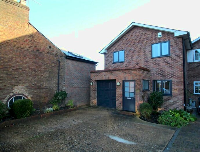 3 Bedroom Semi-Detached House To Rent In Highfield Road, Berkhamsted, Hertfordshire, HP4