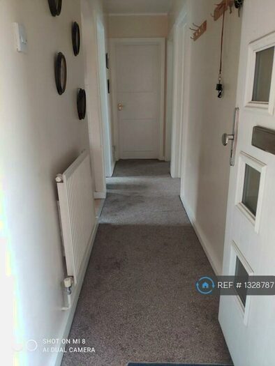 2 Bedroom Flat To Rent In Boundary Road, Upminster, RM14