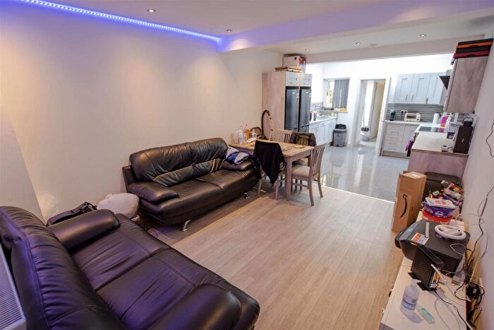 7 Bedroom House To Rent In Heeley Road, Birmingham, West Midlands, B29