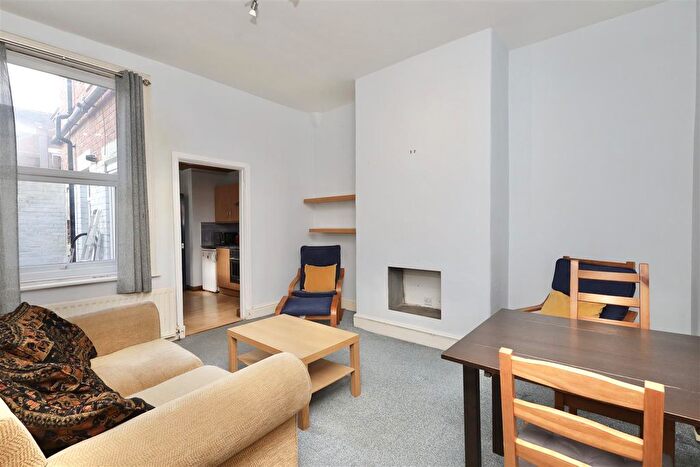 2 Bedroom Flat To Rent In Sandringham Road, South Gosforth, Newcastle Upon Tyne, NE3