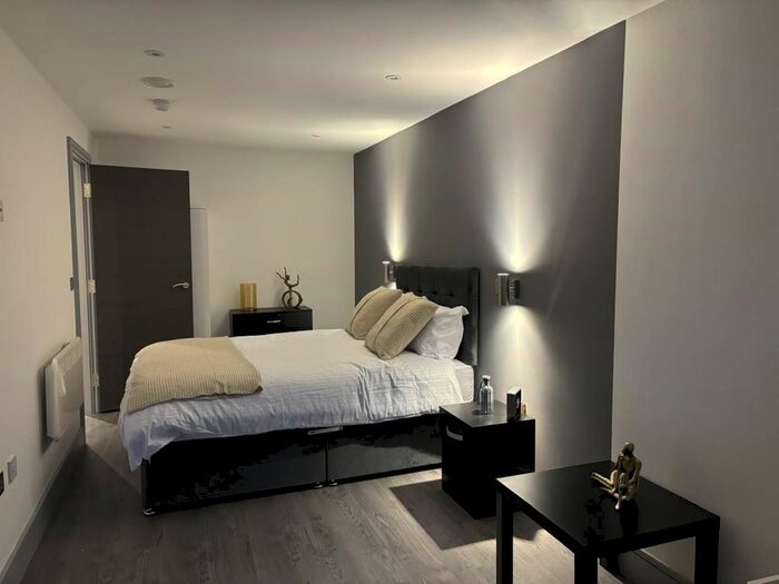 1 Bedroom Flat To Rent In Bolton Road, Bradford, BD1