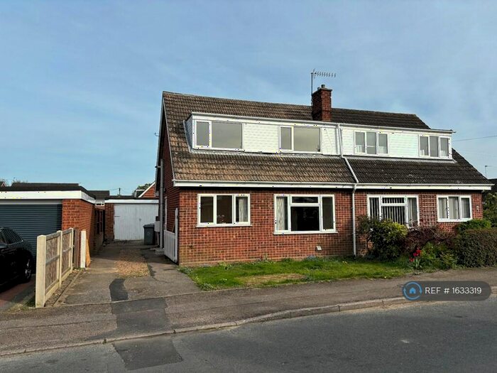 3 Bedroom Semi-Detached House To Rent In Church View Close, Norwich, NR7