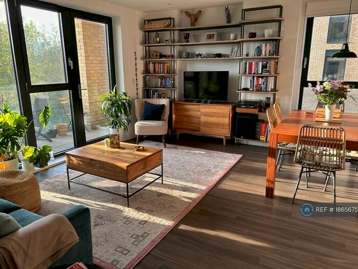 2 Bedroom Flat To Rent In Goldsmiths Row, London, E2