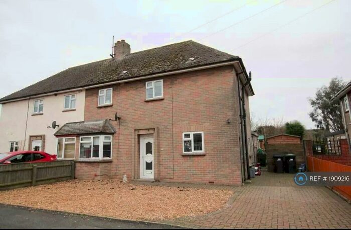 4 Bedroom Semi-Detached House To Rent In Berry Green, Stretham, Ely, CB6