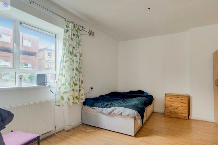 3 Bedroom Property To Rent In Brecknock Road, London, N19