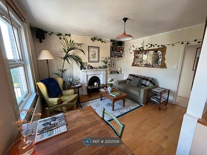 2 Bedroom Maisonette To Rent In Tremlett Grove, London, N19