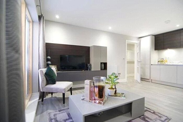 1 Bedroom Apartment To Rent In Stoke Road, Slough, Berkshire, SL2