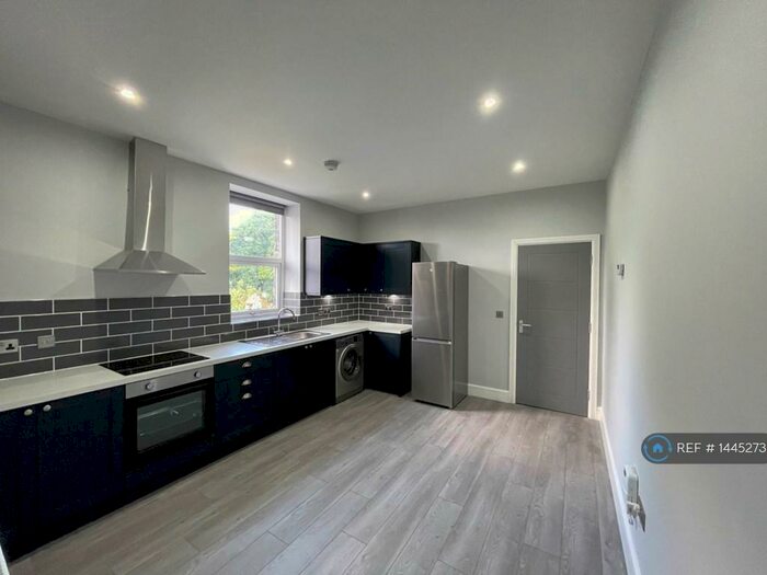 2 Bedroom Flat To Rent In Tynwald Hill, Liverpool, L13