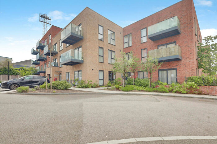 3 Bedroom Apartment For Sale In Fairfax Drive, Westcliff-on-sea, SS0