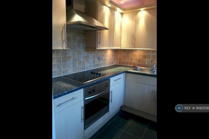 2 Bedroom Maisonette To Rent In Saxon Close, Surbiton, KT6