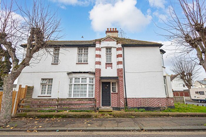 3 Bedroom End Of Terrace House For Sale In Westbury Road, Southend-On-Sea, SS2