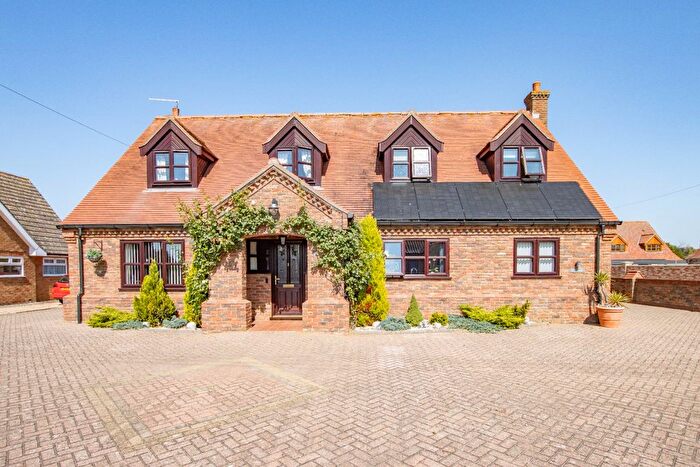 4 Bedroom Chalet For Sale In Lime Kiln Road, Gayton, PE32