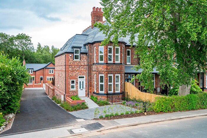 4 Bedroom End Of Terrace House For Sale In Dane Road, Sale, M33