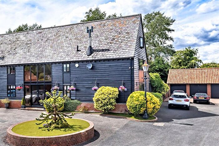 4 Bedroom Barn Conversion For Sale In Barns Court, Harlow, CM19