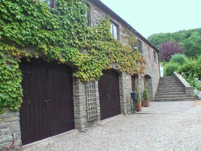 4 Bedroom Detached House To Rent In Brecon Road, Crickhowell, NP8
