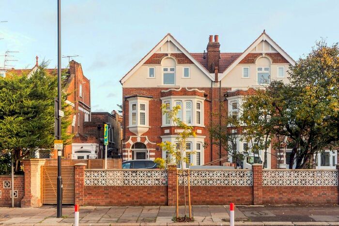 1 Bedroom Flat To Rent In Ealing Common, Ealing, London, W3