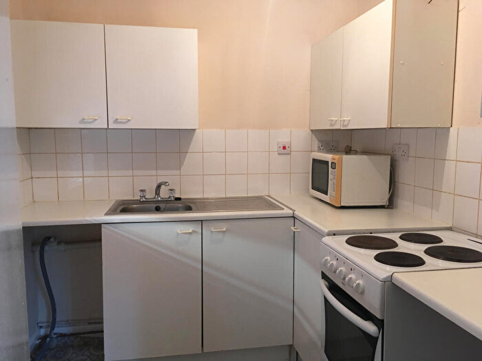 Flat To Rent In Cowley Road, Littlemore, Oxford, OX4