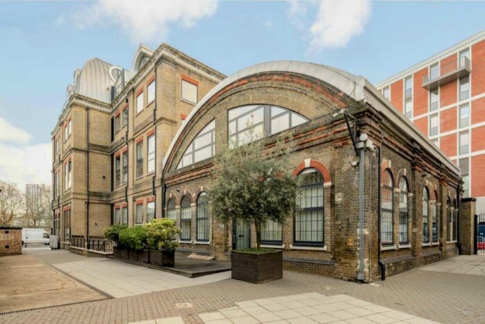 2 Bedroom Flat To Rent In York Road, Battersea, SW11