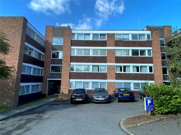2 Bedroom Apartment To Rent In Radford Court, Billericay, Essex, CM12