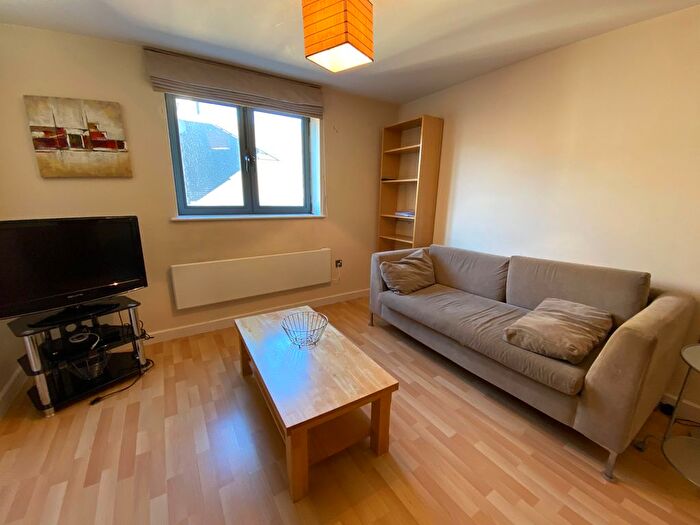 2 Bedroom Flat For Sale In Velocity North, City Walk, Leeds, LS11