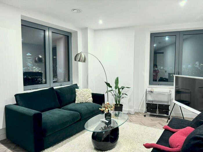 2 Bedroom Flat To Rent In Skyline Apartments, Maikers Yard, London, E3