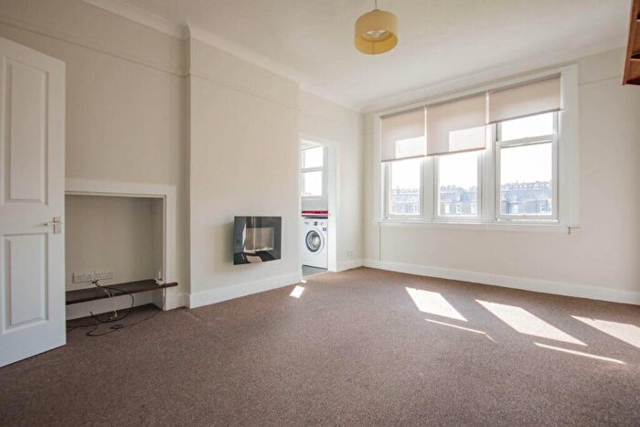 3 Bedroom Flat To Rent In L Comely Bank Road, Edinburgh, EH4
