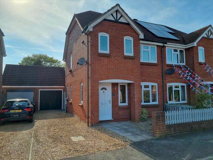 3 Bedroom Semi-Detached House To Rent In Shrubwood Close, Heckington, Sleaford, NG34