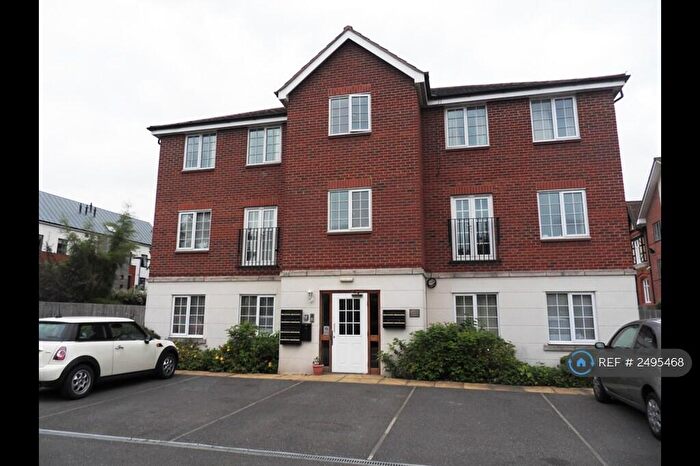 3 Bedroom Flat To Rent In Cherry Croft, Loughborough, LE11