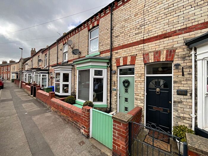 2 Bedroom Terraced House For Sale In Hampton Road, Scarborough, YO12