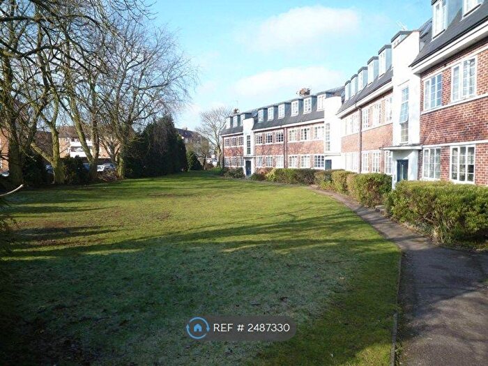 2 Bedroom Flat To Rent In Greendale, London, NW7