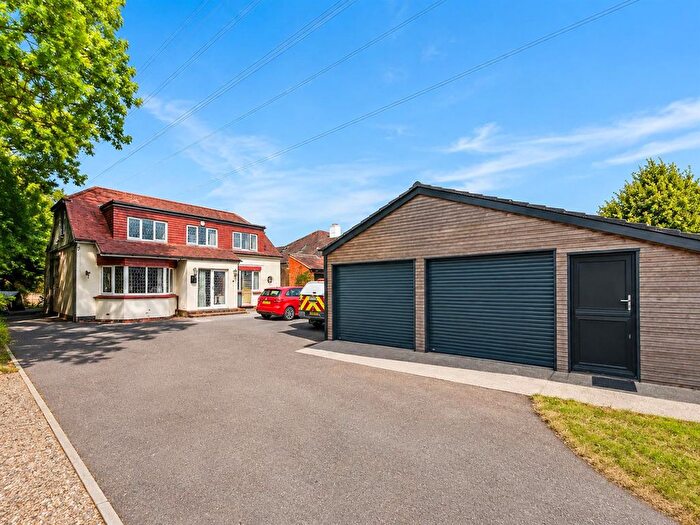 3 Bedroom Detached House For Sale In Portchester Road, Portchester, PO16