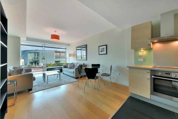 2 Bedroom Flat To Rent In Graham Street, Metro, Islington, London, N1