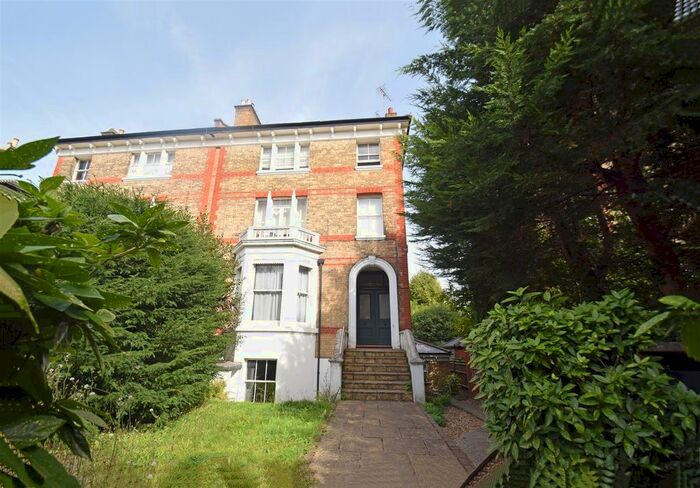1 Bedroom Flat To Rent In The Barons, St Margarets, Twickenham, TW1