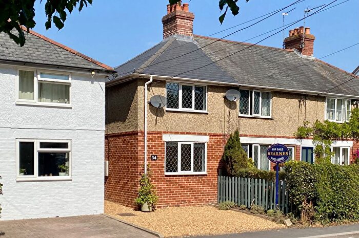 2 Bedroom Cottage For Sale In Kingsbury Lane, Ringwood, BH24