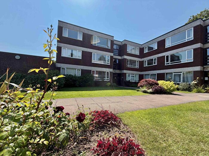 2 Bedroom Flat To Rent In Crofters Court, B15