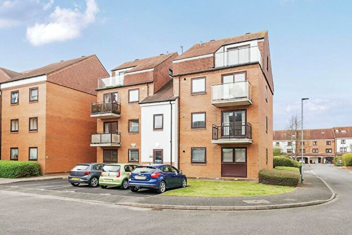 3 Bedroom Flat For Sale In Horse Sands Close, Southsea, PO4