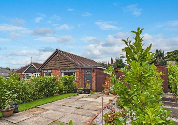 2 Bedroom Detached Bungalow For Sale In Norwood Close, Worsley, Manchester, M28