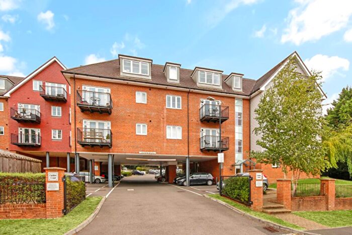 2 Bedroom Apartment For Sale In Cardew Court, Bracknell, RG12
