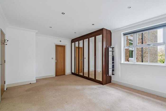 2 Bedroom Apartment For Sale In Westfield Park, Hatch End, Pinner, HA5