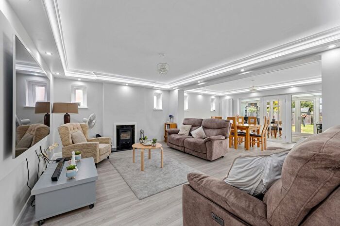 3 Bedroom Detached Bungalow For Sale In Kingswood Lane, Warlingham, CR6