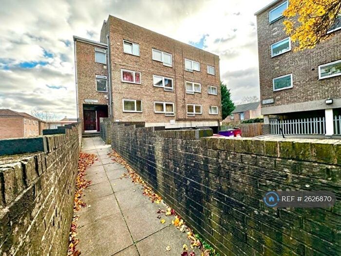 1 Bedroom Flat To Rent In Dumfries Street, Luton, LU1