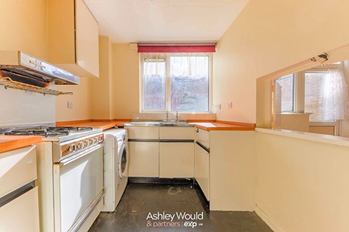 1 Bedroom Flat For Sale In Pakfield Walk, Birmingham, B6