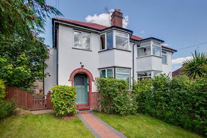 3 Bedroom Semi Detached House For Sale In Hammersley Lane, Loudwater, HP13